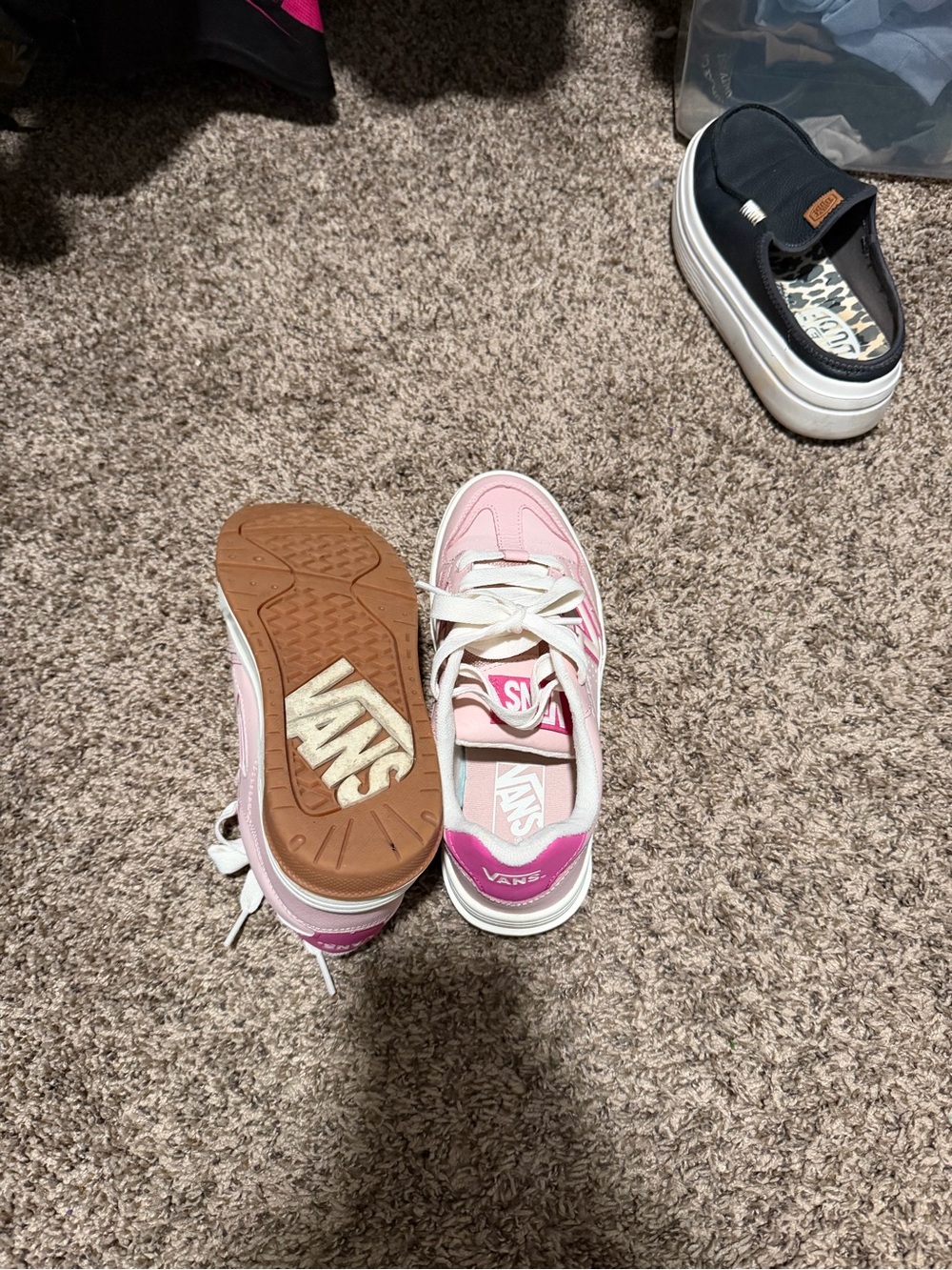 Vans Pink and White Women's Sneakers with Magenta Logo - Picture 2 of 3